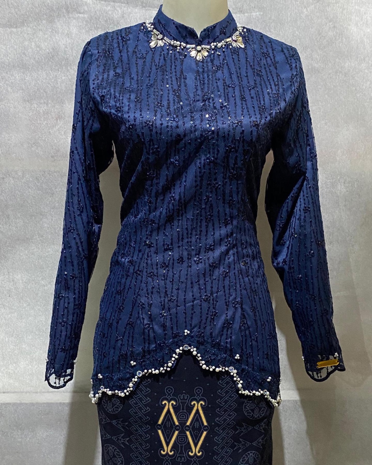 Kebaya biru jahitan rapi Aceh Besar